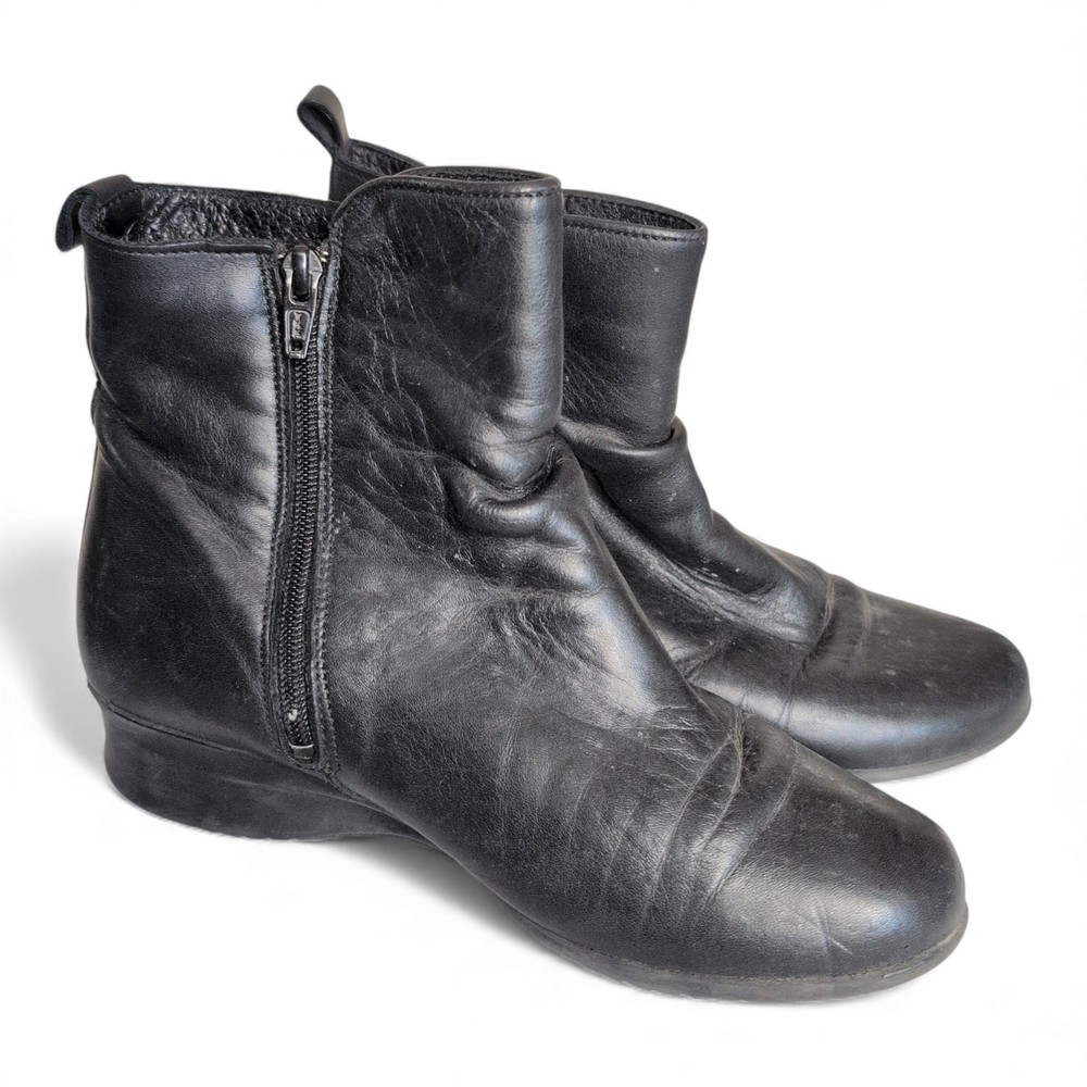 Taos‎ Black Leather Ankle Boots  Women's Size 6